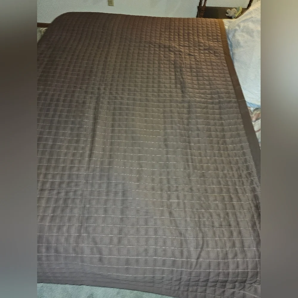 Pink /Brown Reversible Quilted Bedspread